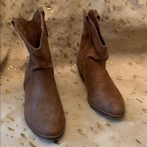 Cow girl boots size 7